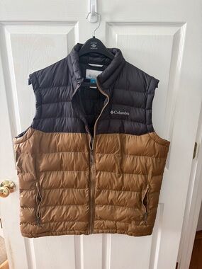 Columbia Men's Brown and Black Quilted Insulated Vest